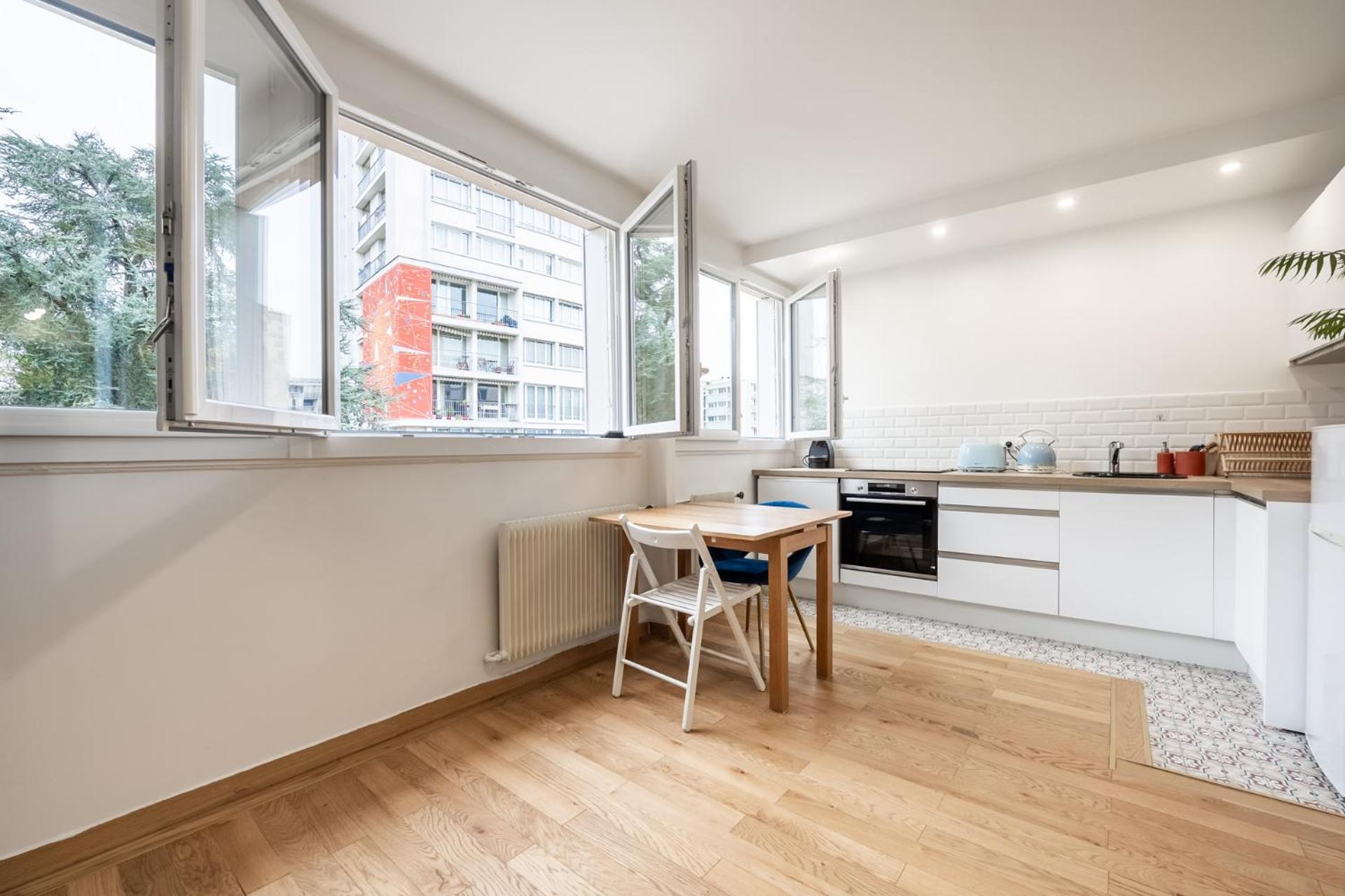 Charming Parisian Home Away From Home In The Heart Of ปารีส ภายนอก รูปภาพ